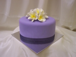 Vivienne Oval Cake